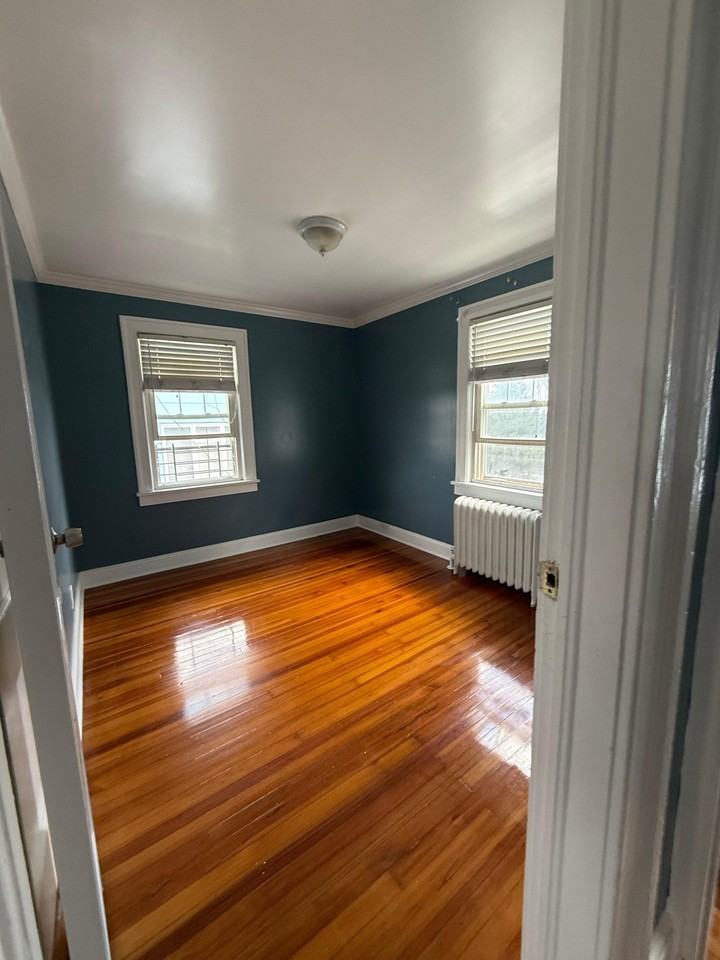 290 Roberts Ave #2 - Photo 5 of 20