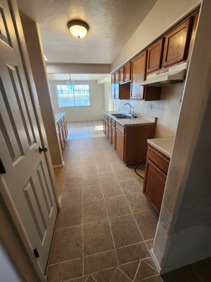 6841 E Stella Rd - Photo 5 of 15