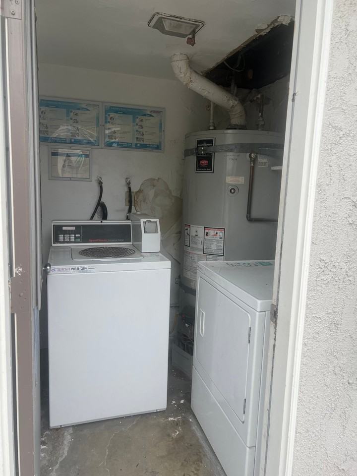 1127 Acadia Pl - Photo 3 of 14