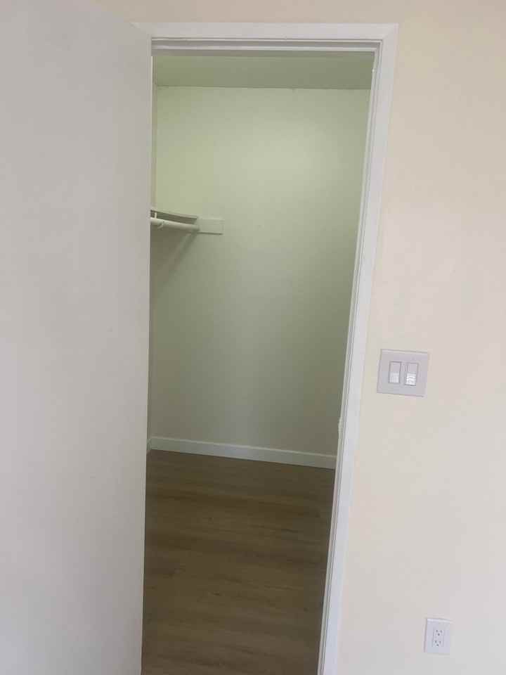 1127 Acadia Pl - Photo 5 of 14