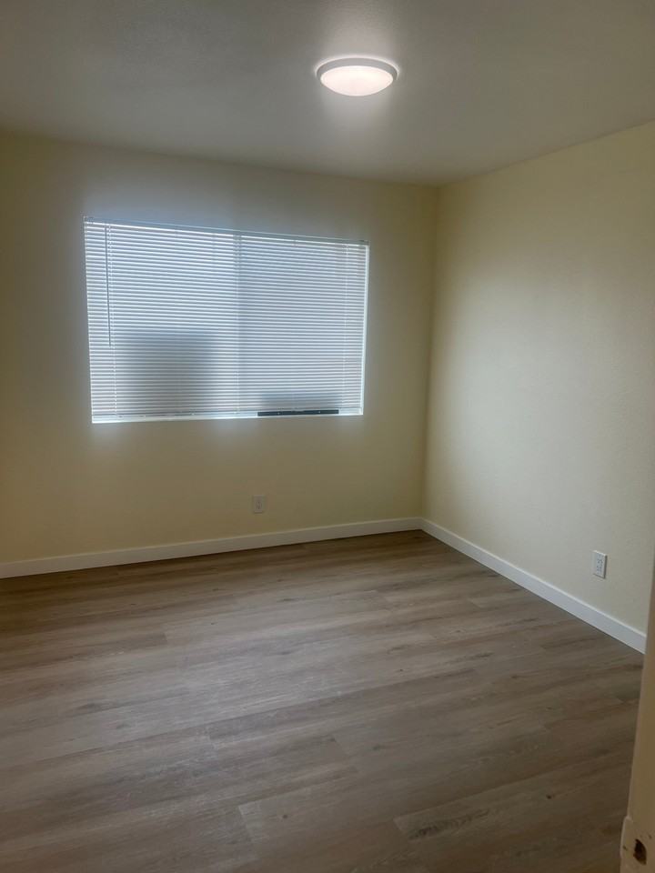 1127 Acadia Pl - Photo 6 of 14