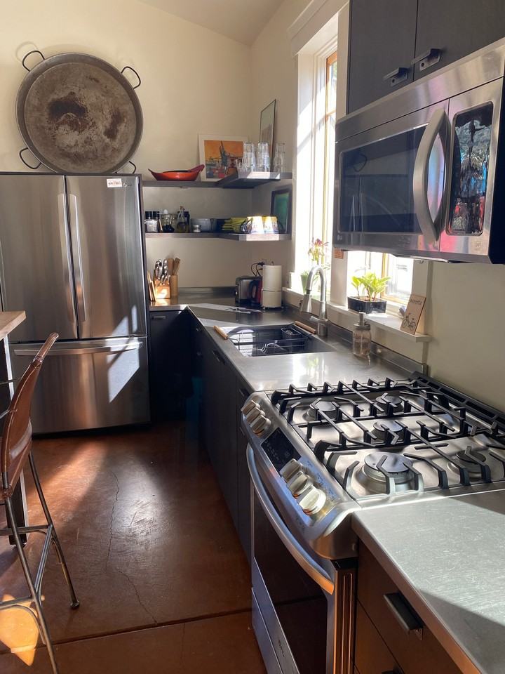 645 Wright St - Photo 6 of 18