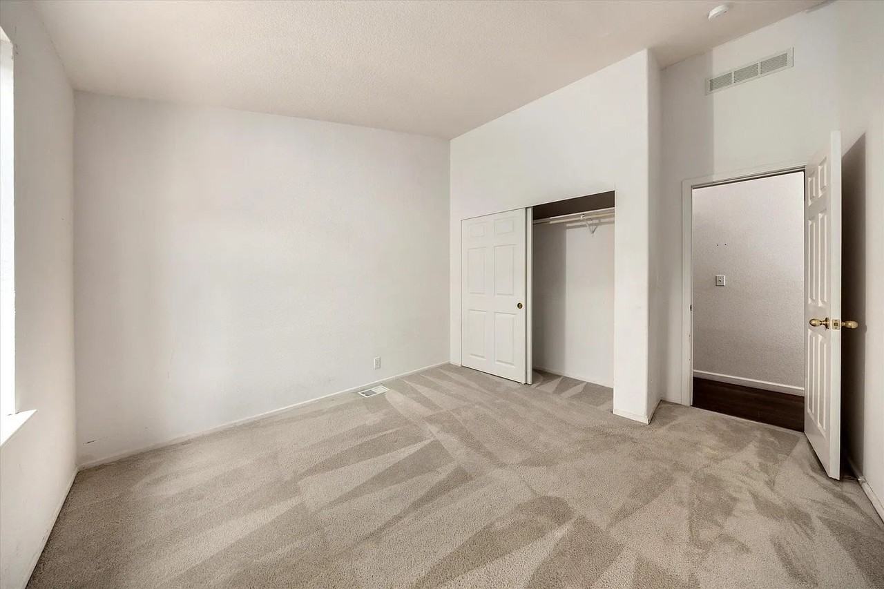 3831 Crescent Dr - Photo 4 of 5