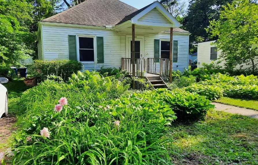 1015 Arborview Blvd - Photo 2 of 13