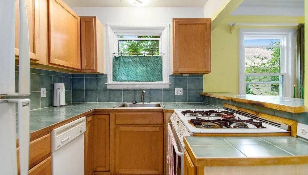 1015 Arborview Blvd - Photo 5 of 13