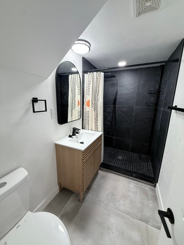 13009 E Virginia Pl - Photo 2 of 6