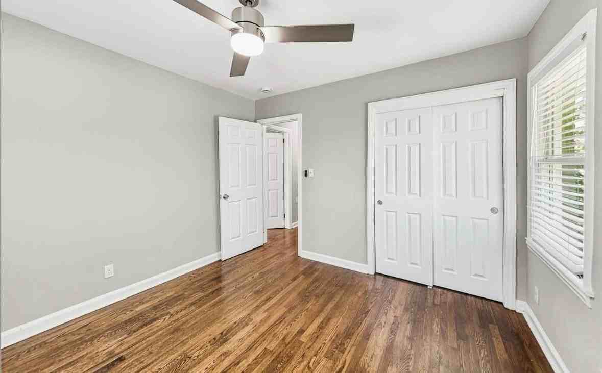 1092 Longshore Dr - Photo 6 of 7