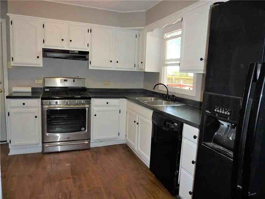 1511 E Washington St - Photo 4 of 16