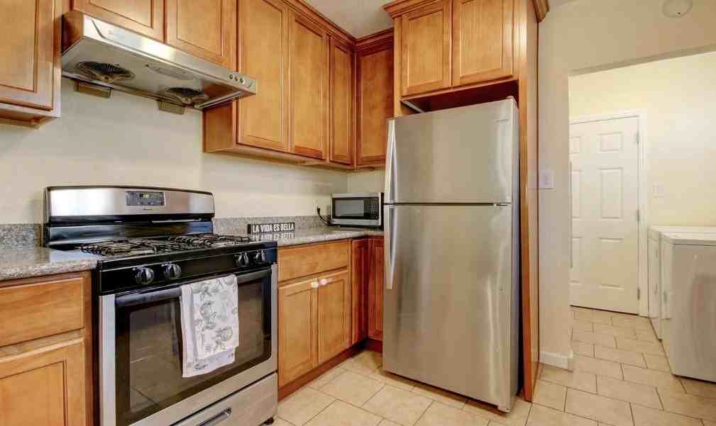 1148 Nebraska St - Photo 5 of 16