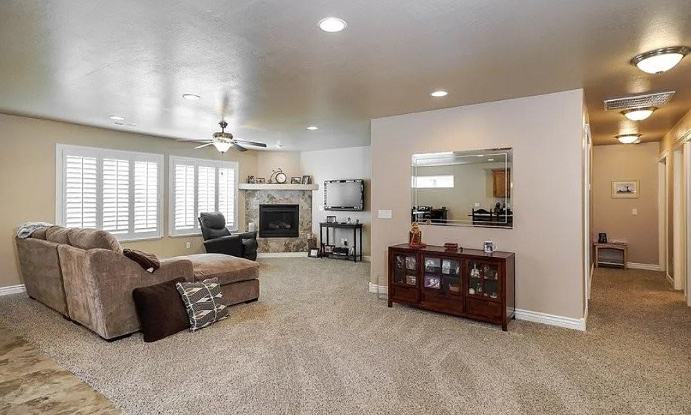 790 E St - Photo 5 of 7