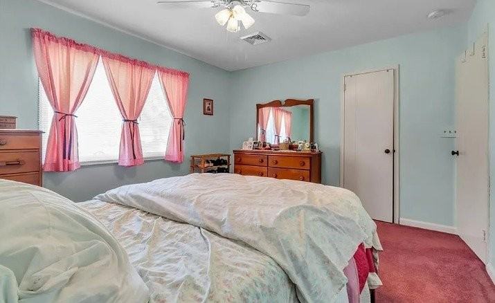 470 Campus Dr - Photo 2 of 15