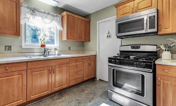 470 Campus Dr - Photo 7 of 15