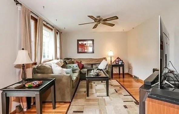 578 Court St - Photo 6 of 12