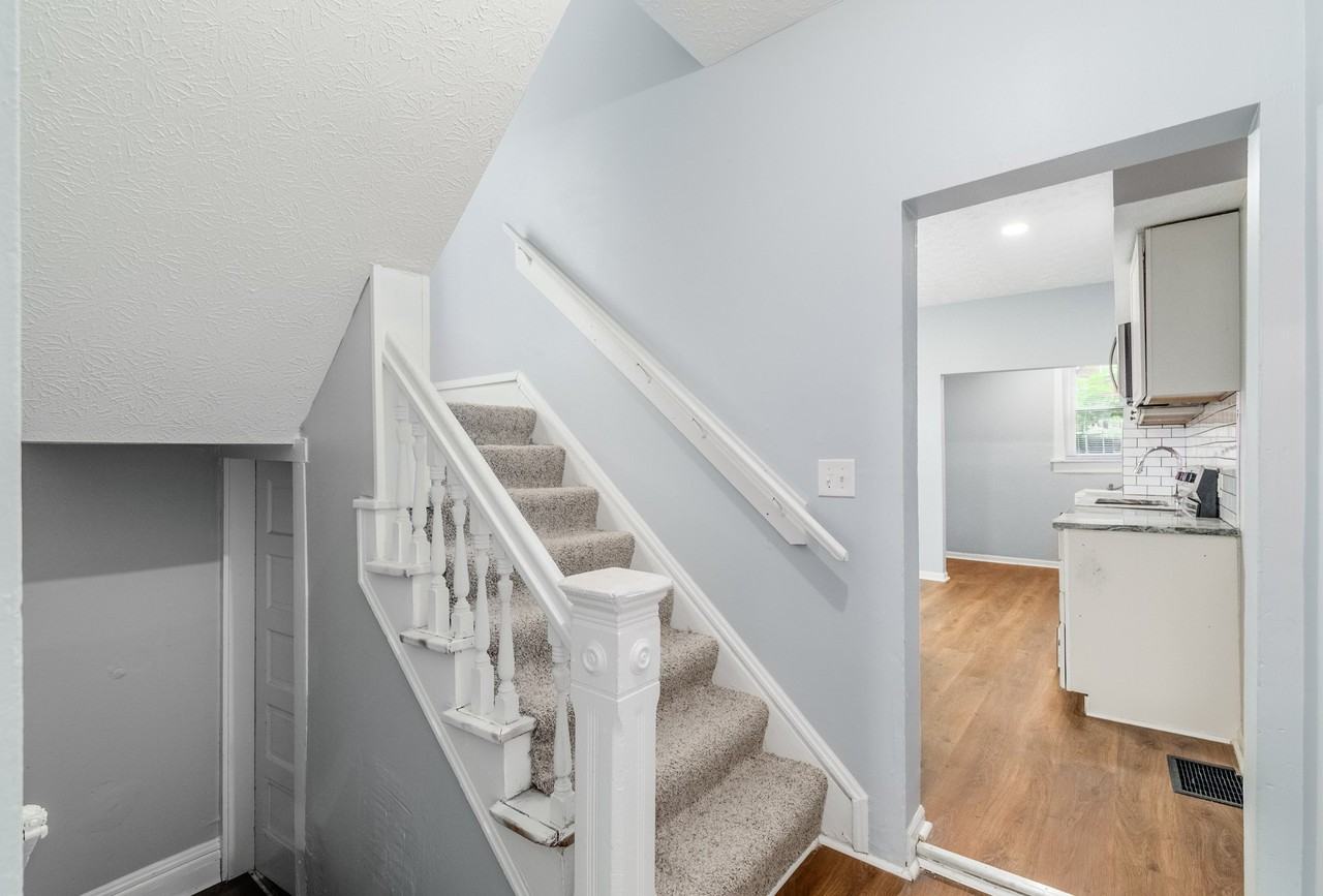 368 N Garfield Ave #370 - Photo 7 of 20