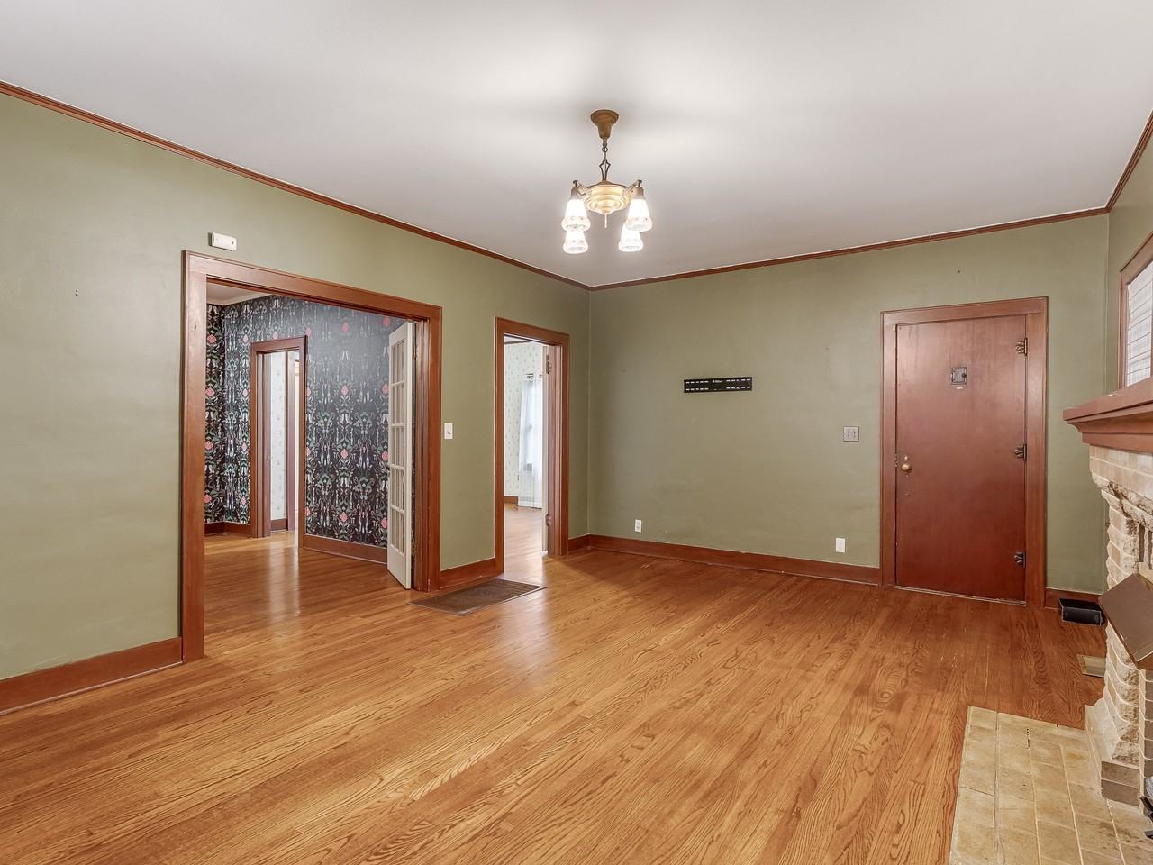 2421 Nw 19th St - Photo 3 of 18