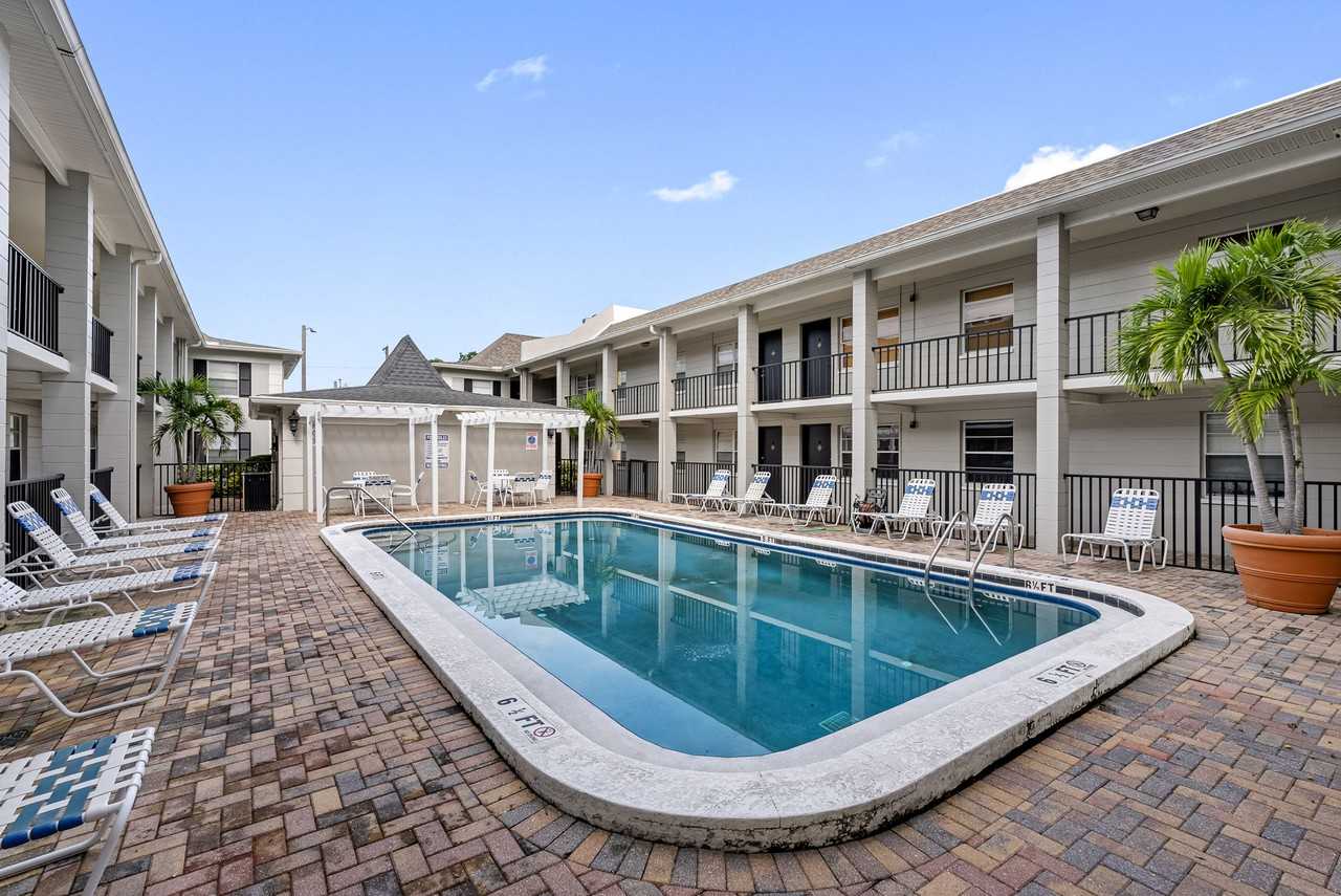 5221 Bayshore Blvd #27 - Photo 6 of 16