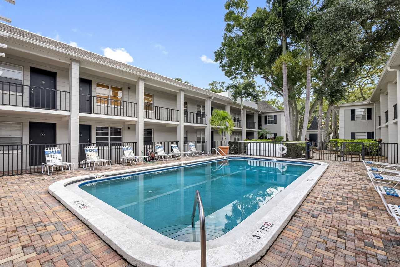5221 Bayshore Blvd #27 - Photo 7 of 16