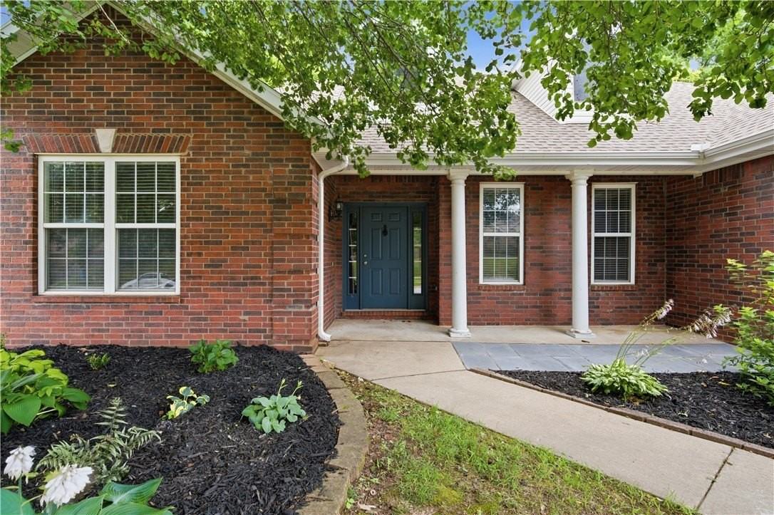 305 Nw Palomino St - Photo 2 of 21