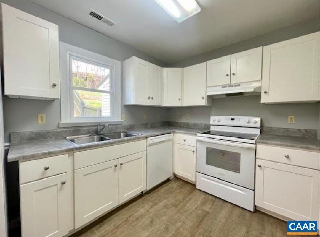 943 Rives St - Photo 6 of 10