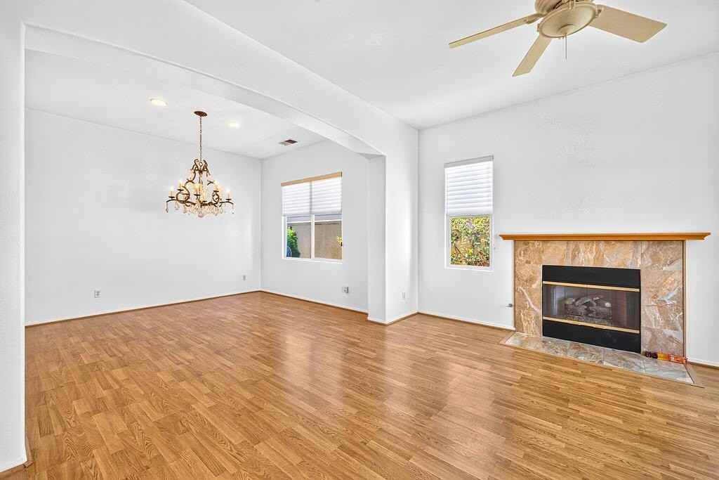 48638 Barrymore St - Photo 5 of 26