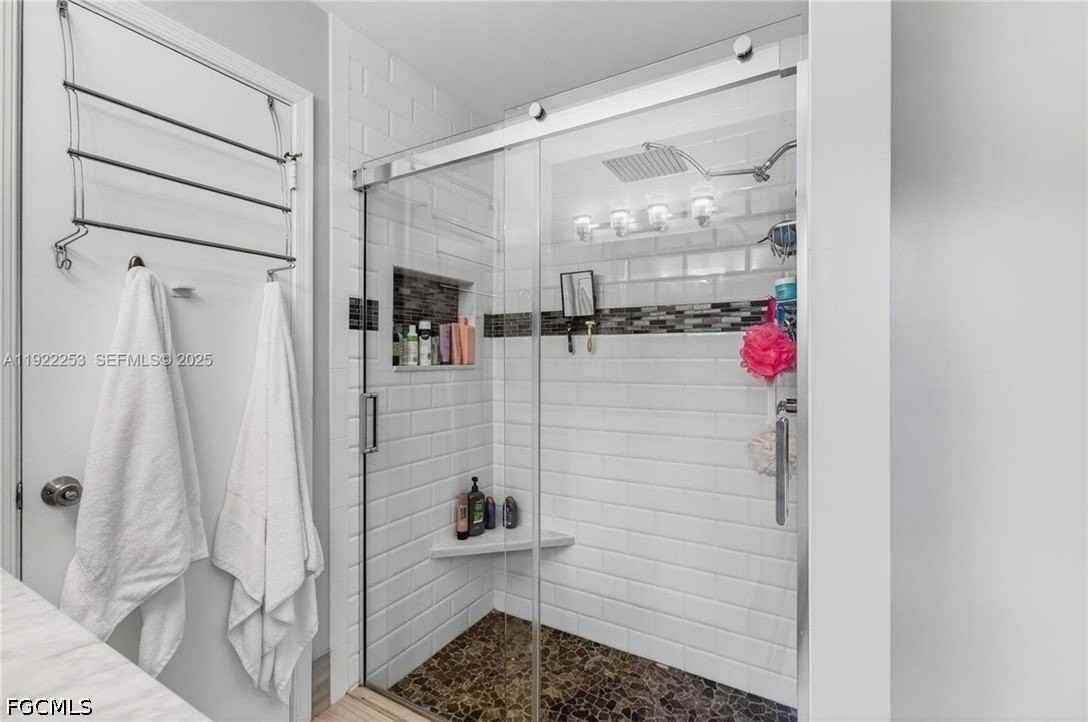 10763 Shady Pond Ln - Photo 7 of 24