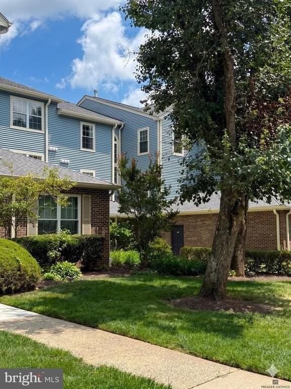 4332 Bayberry Ct - Photo 3 of 20