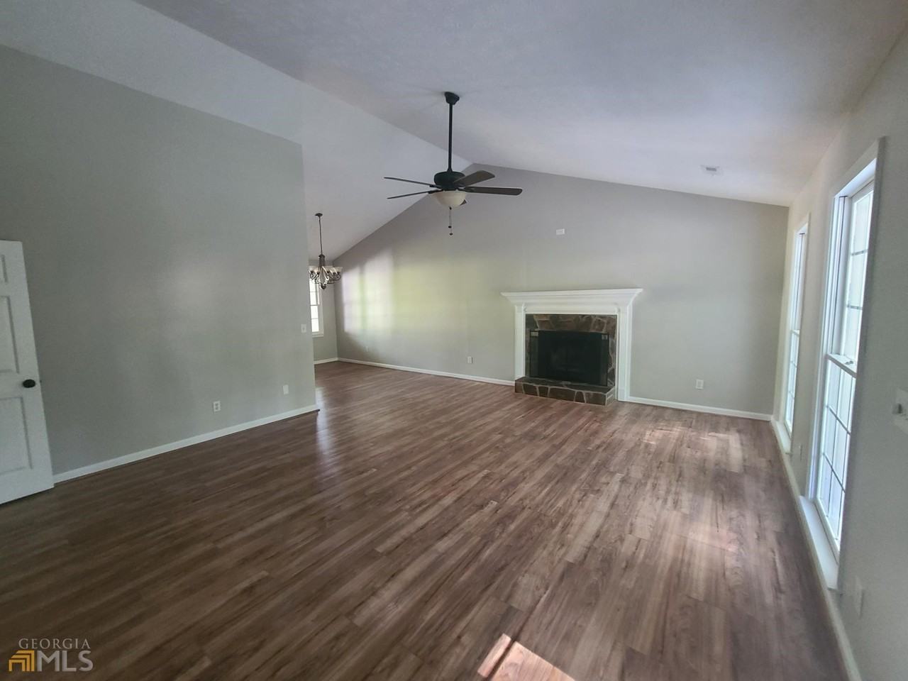 127 Welcome Wood Dr - Photo 5 of 29