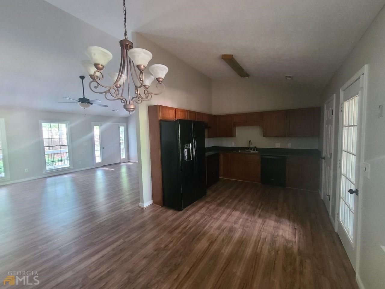 127 Welcome Wood Dr - Photo 7 of 29
