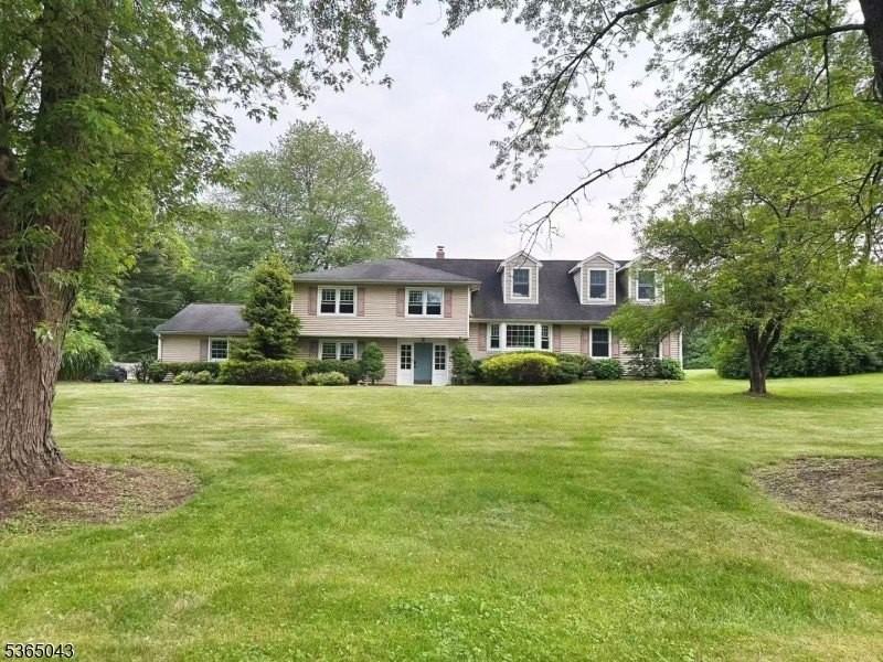 21 Meadowview Rd - Photo 2 of 21