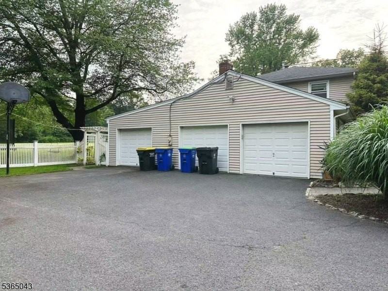 21 Meadowview Rd - Photo 6 of 21