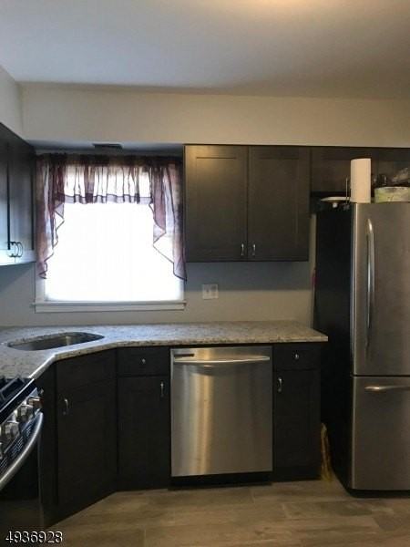53 Birch Ave - Photo 3 of 10