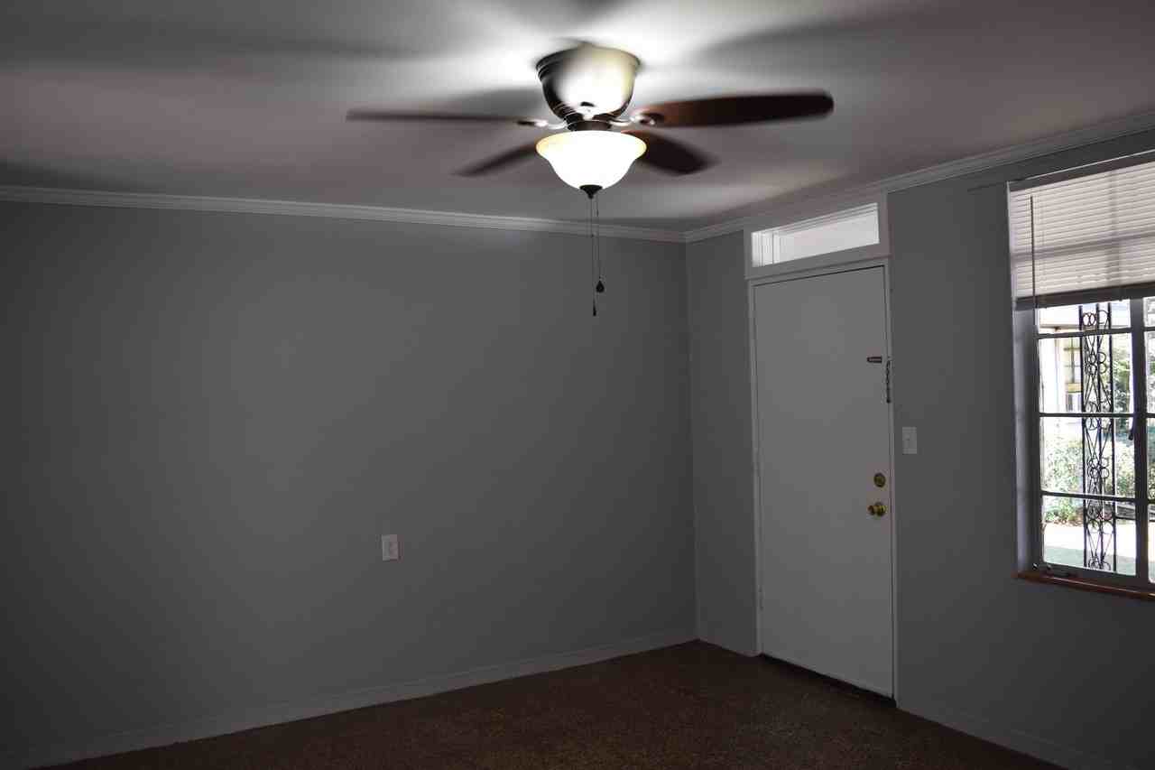 165 N May St #5 - Photo 3 of 7