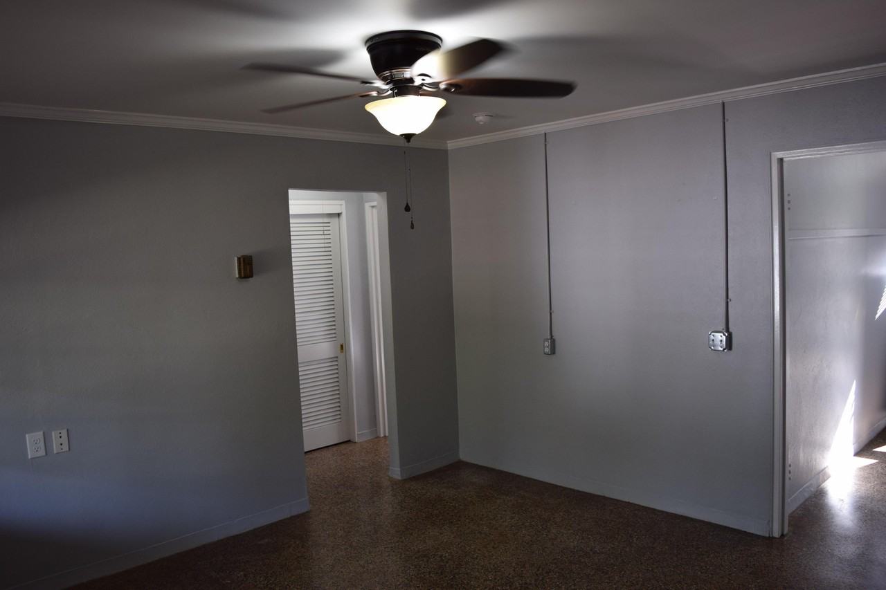 165 N May St #5 - Photo 7 of 7