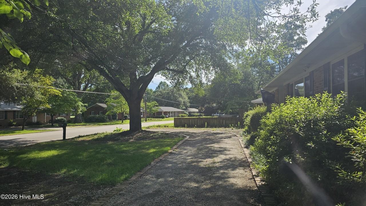 1446 Audubon Dr Se - Photo 2 of 41