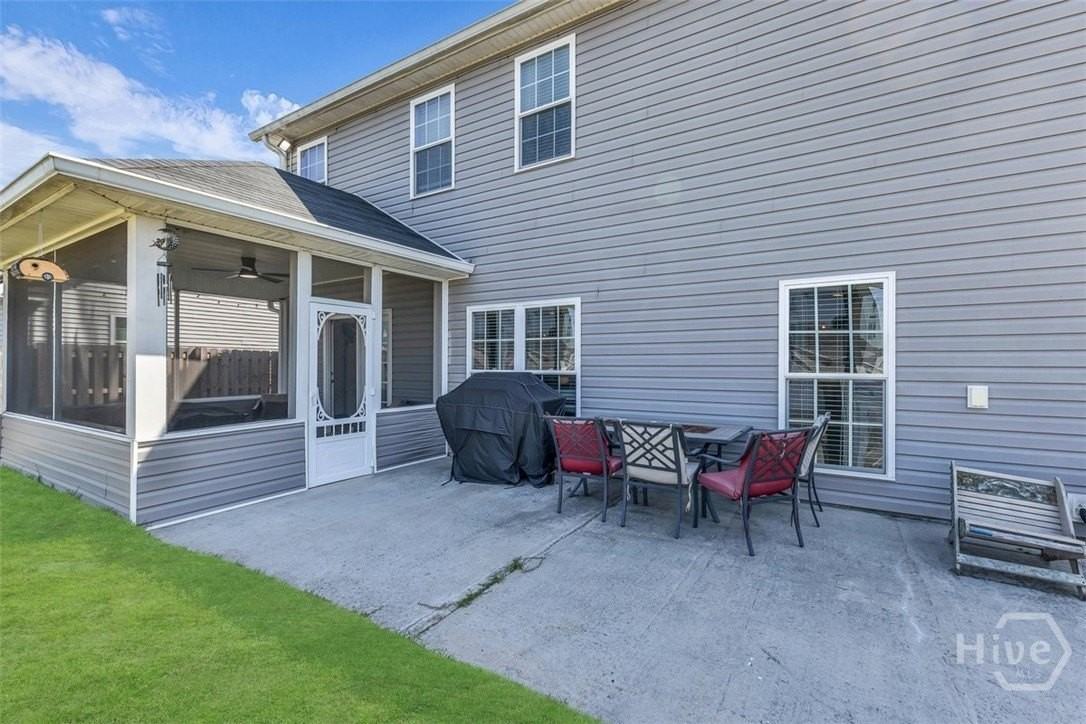 133 Grimsby Rd - Photo 4 of 5