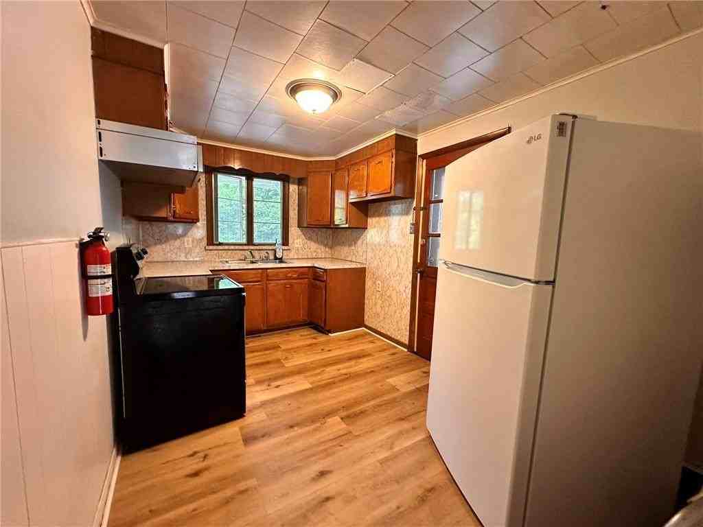 305 E Union St #305 - Photo 7 of 17