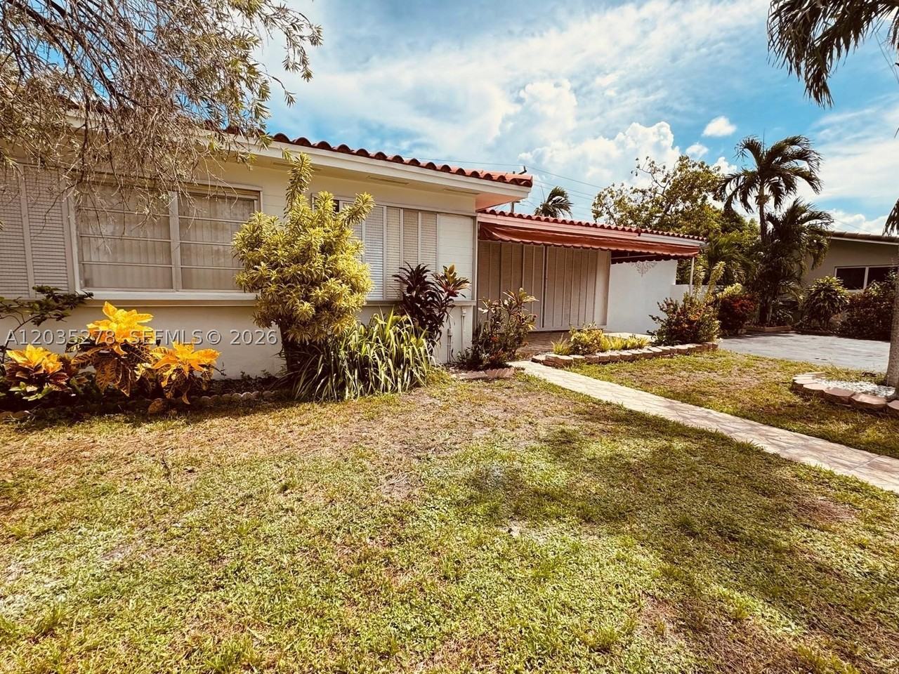 5950 NW 114th St- Efficiency 1, - Photo 6 of 8