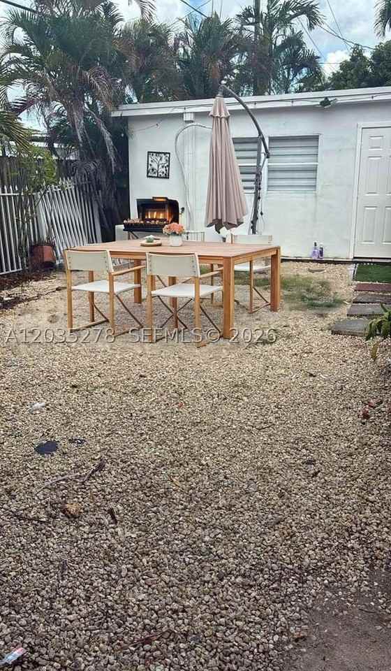 5950 NW 114th St- Efficiency 1, - Photo 7 of 8