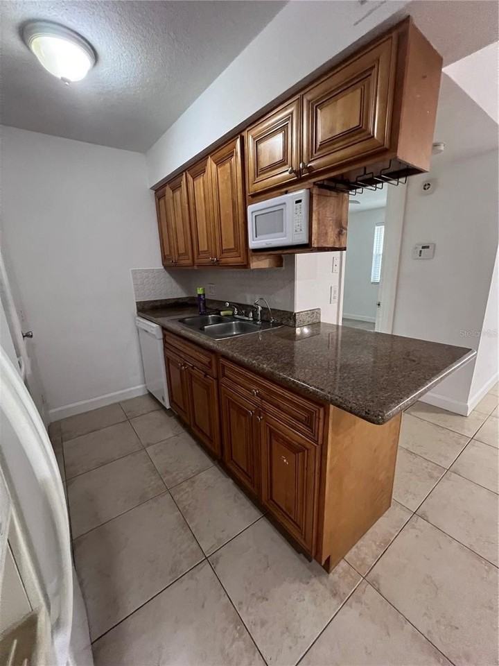 226 Thorn Tree Pl #226 - Photo 2 of 16