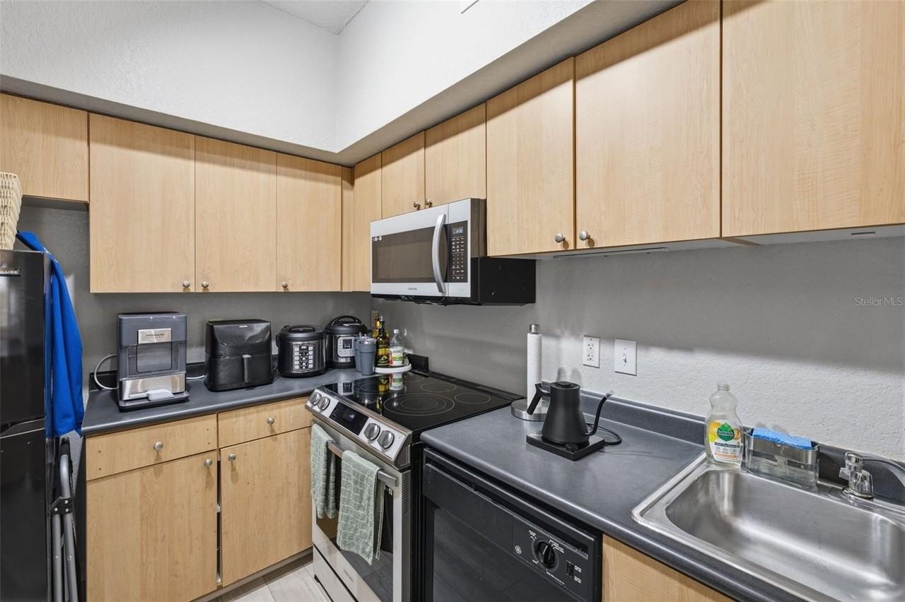 520 S Armenia Ave #1239A - Photo 7 of 27