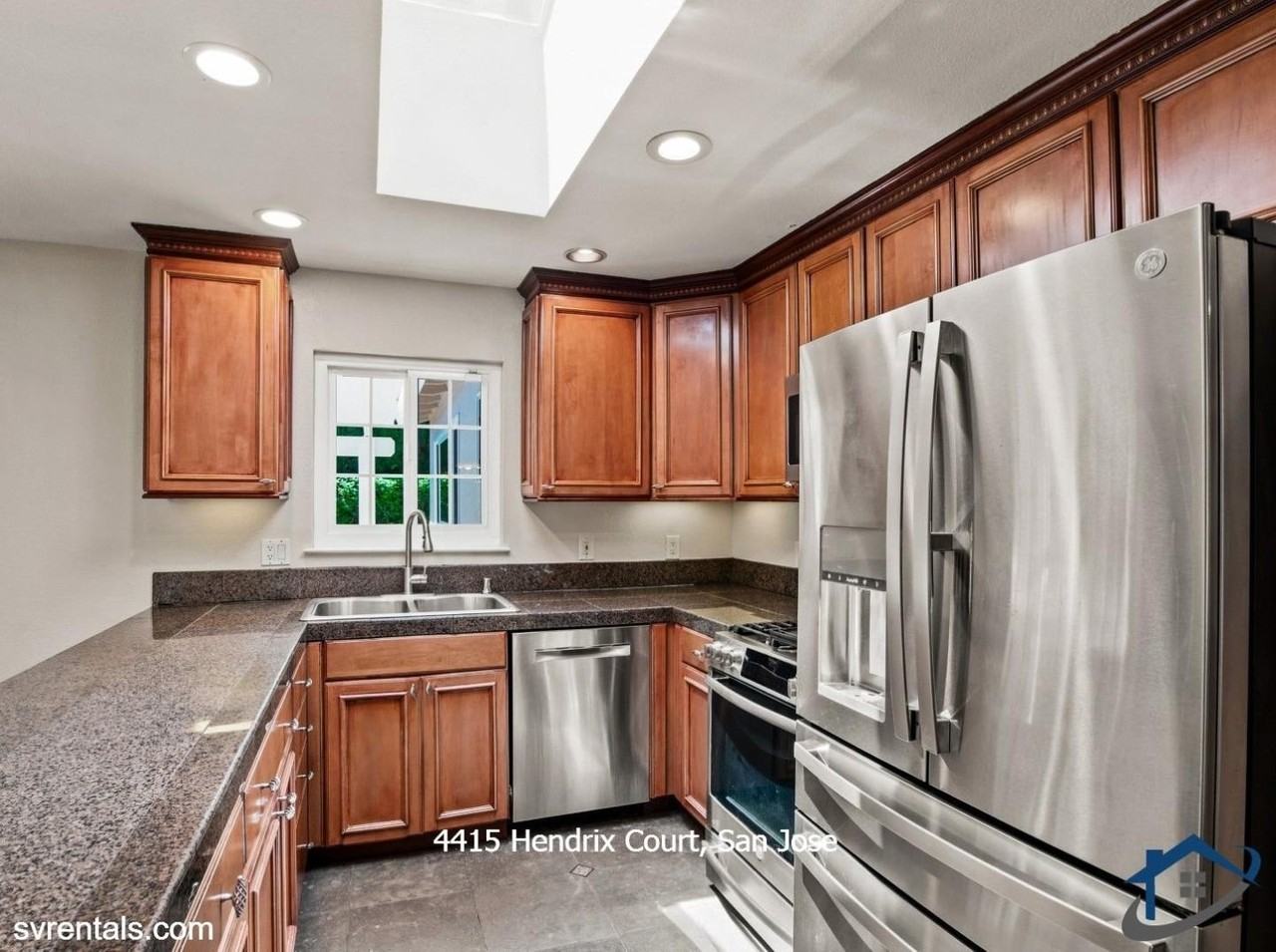 4415 Hendrix Ct - Photo 3 of 25