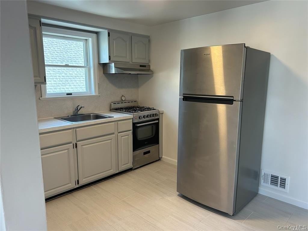 318 E Penn St - Photo 4 of 8