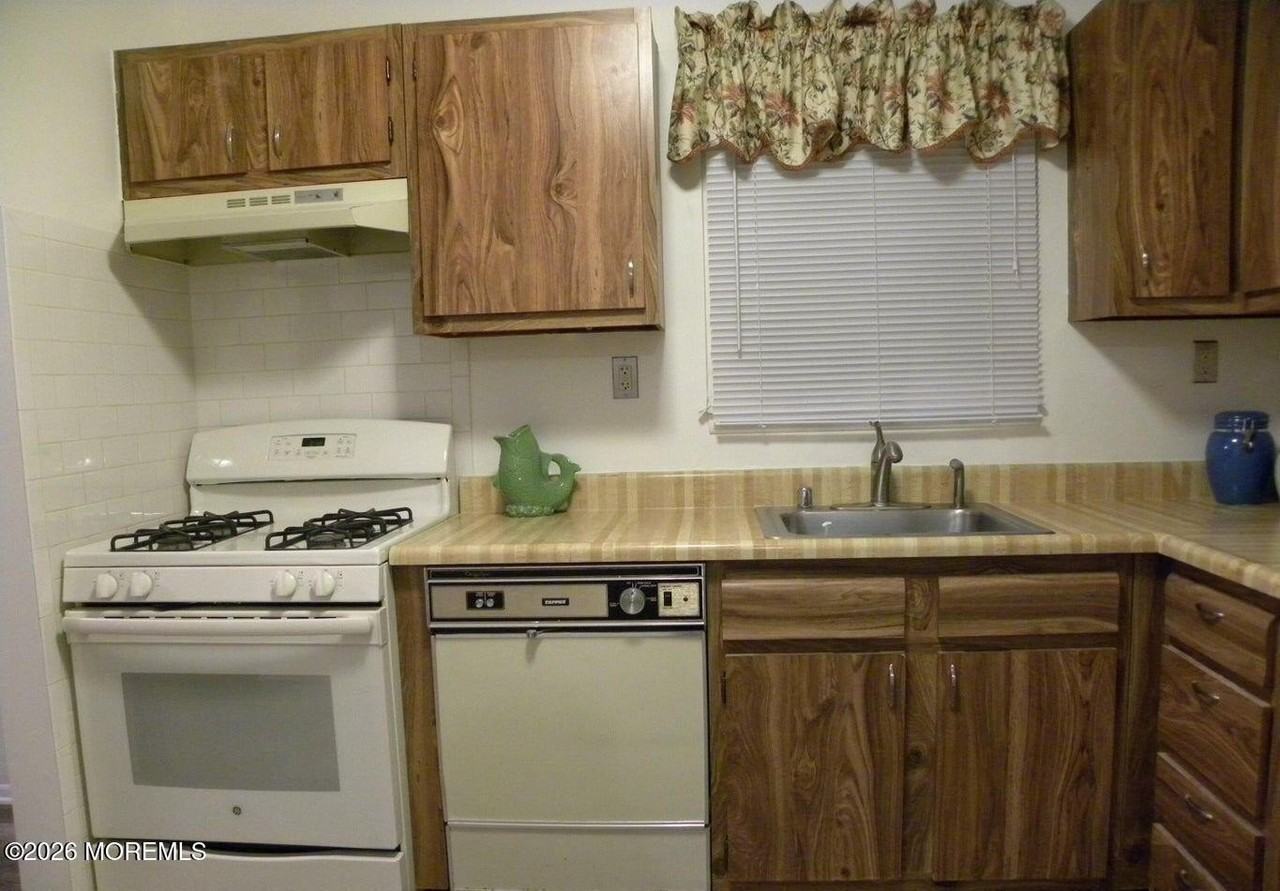 10 Whitecap Way - Photo 4 of 22