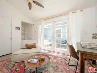 2213 Arizona Ave - Photo 2 of 8