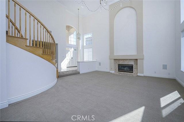 22631 Pineridge - Photo 4 of 8