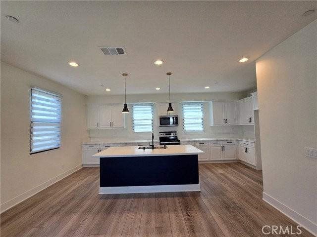 250 N Standard Ave - Photo 2 of 8