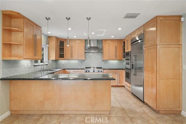 6215 Hesperia Ave - Photo 2 of 2
