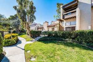 featured image of 5800 Owensmouth Ave #14
