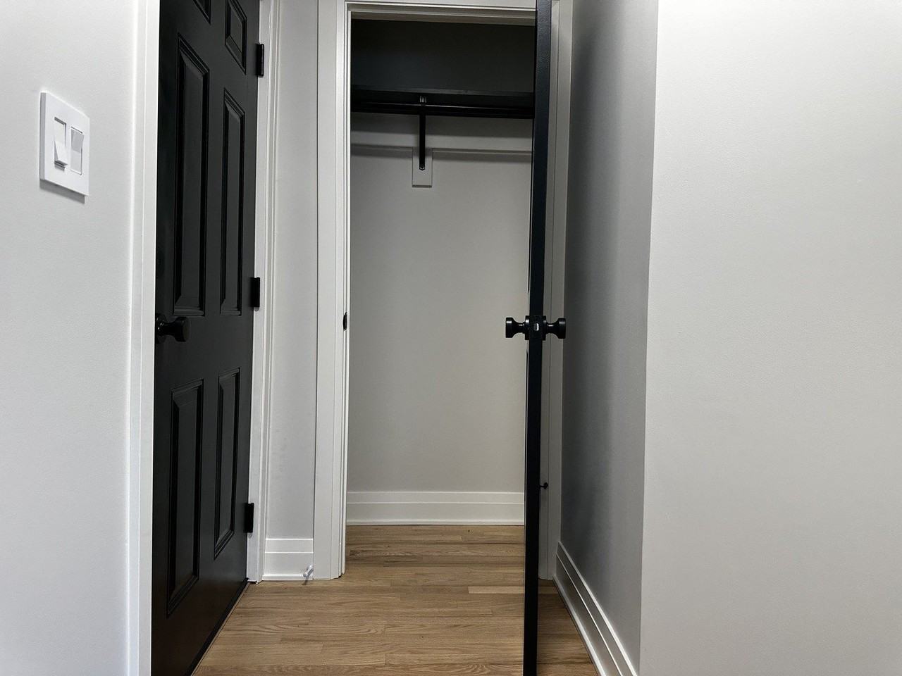 869 N Hermitage Ave #3R - Photo 6 of 15