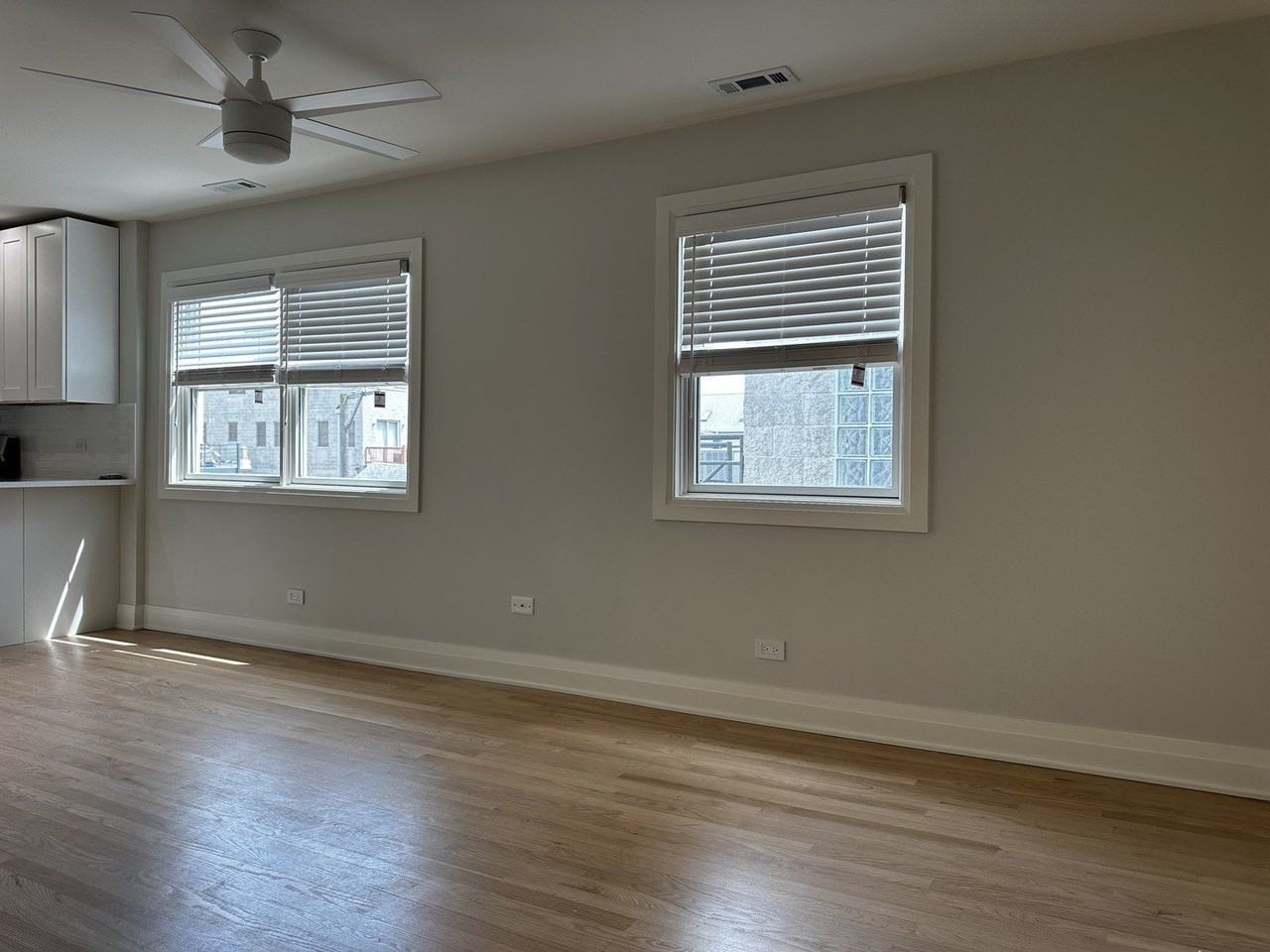 869 N Hermitage Ave #3R - Photo 7 of 15